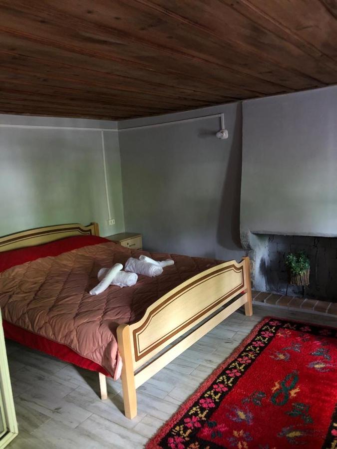 Guesthouse Kujtimi Теті Екстер'єр фото