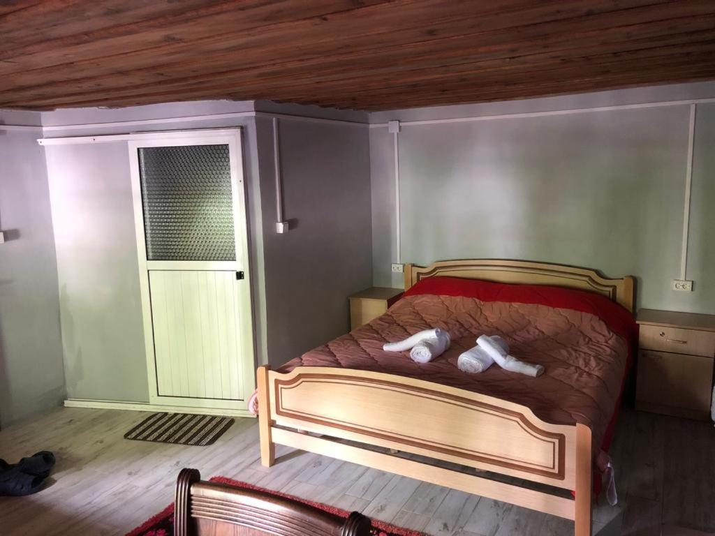 Guesthouse Kujtimi Теті Екстер'єр фото