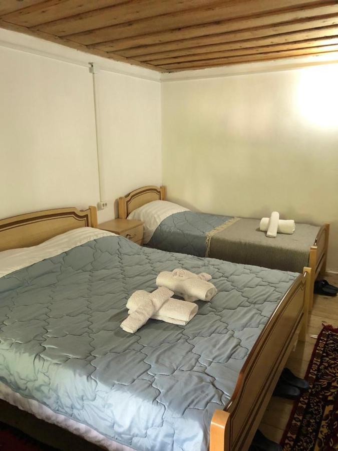 Guesthouse Kujtimi Теті Екстер'єр фото