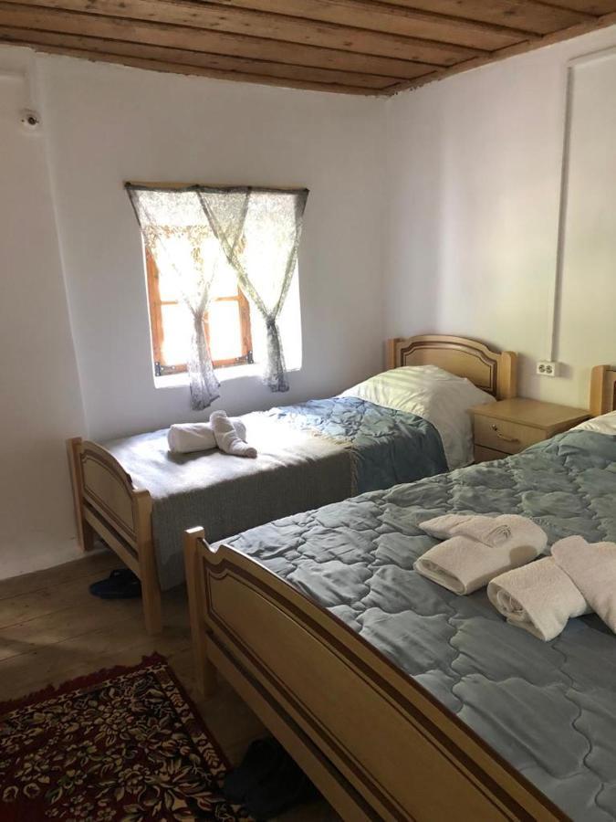 Guesthouse Kujtimi Теті Екстер'єр фото
