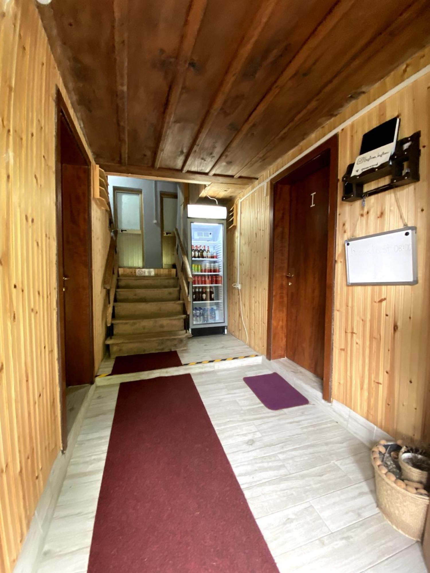 Guesthouse Kujtimi Теті Екстер'єр фото